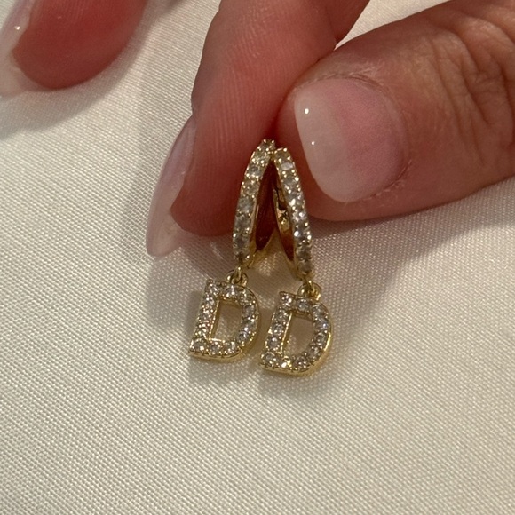 Rachel Parcell x Electric Picks Gold Initial Earrings D - Picture 8 of 8